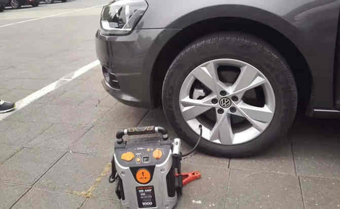 资兴汽车搭电案例